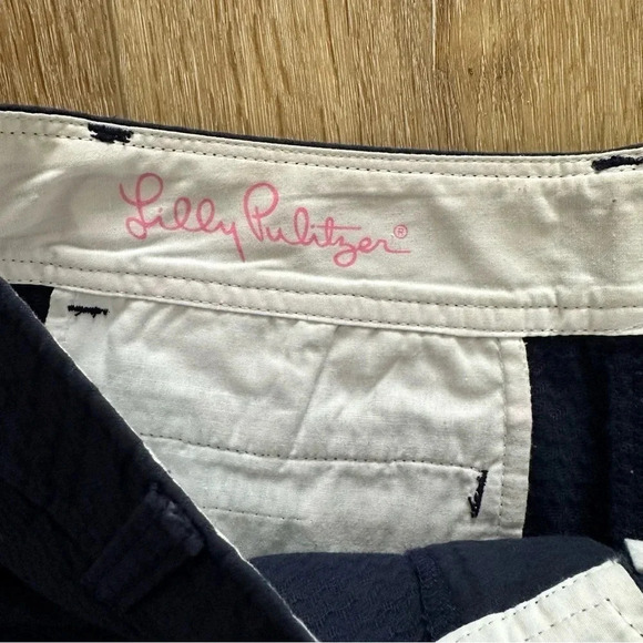 Lilly Pulitzer The Calahan Navy Textured Gold Button 100% Cotton Short Sz OO GUC - Picture 5 of 9